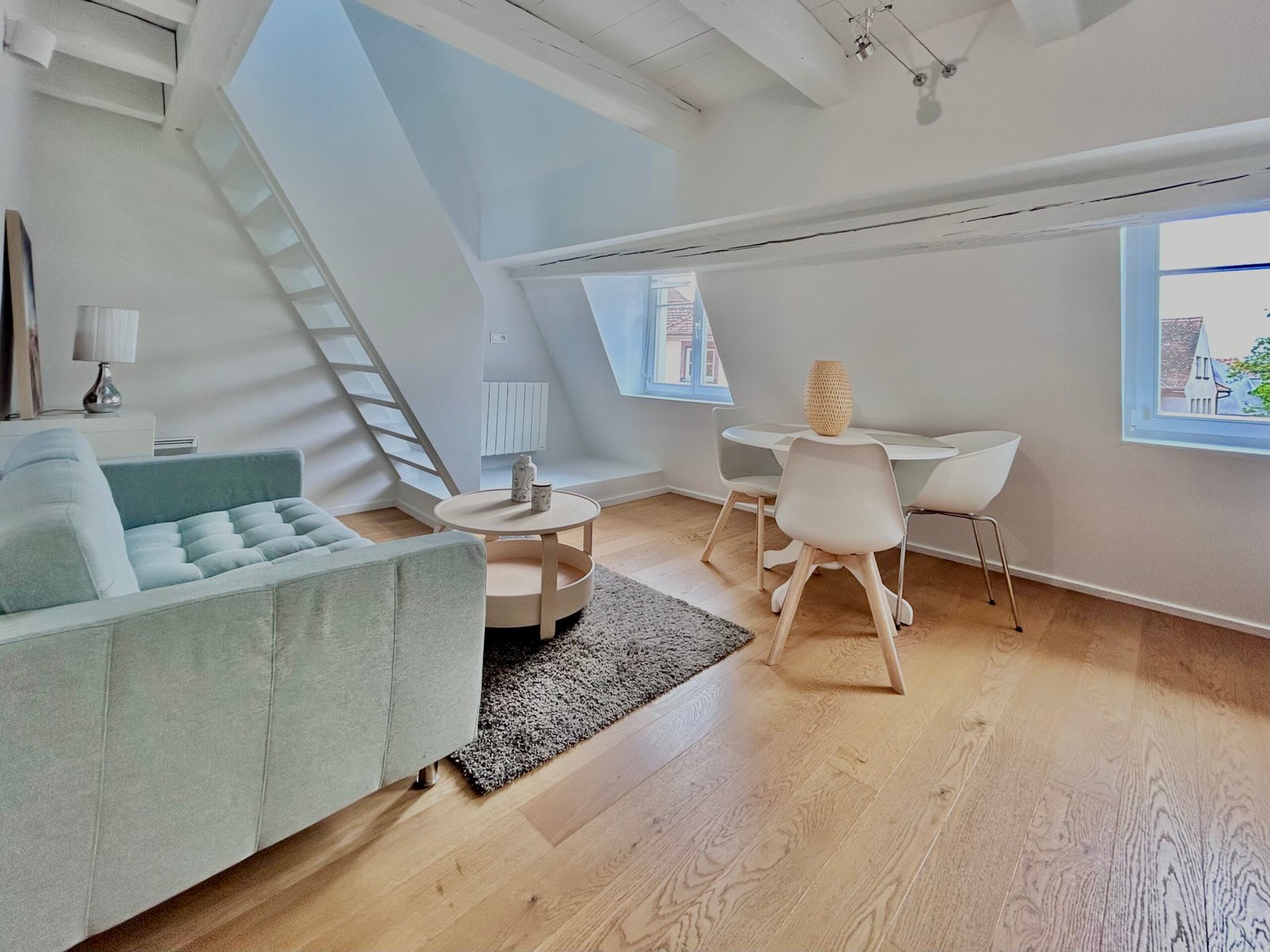 Duplex meublé de 40m2, vue Place Saint Thomas