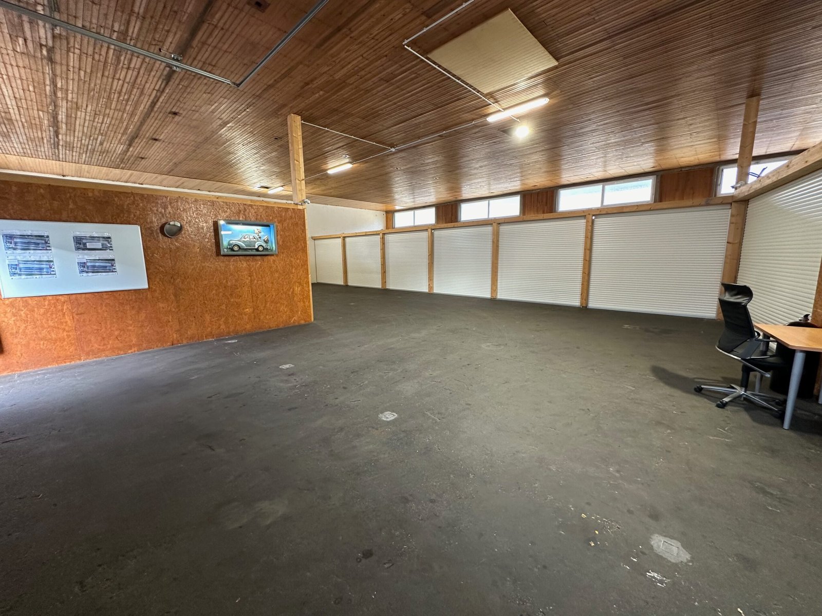 Box fermé sécurisé – Accès 24/24, 7j/7 – Proximité immédiate des axes autoroutiers